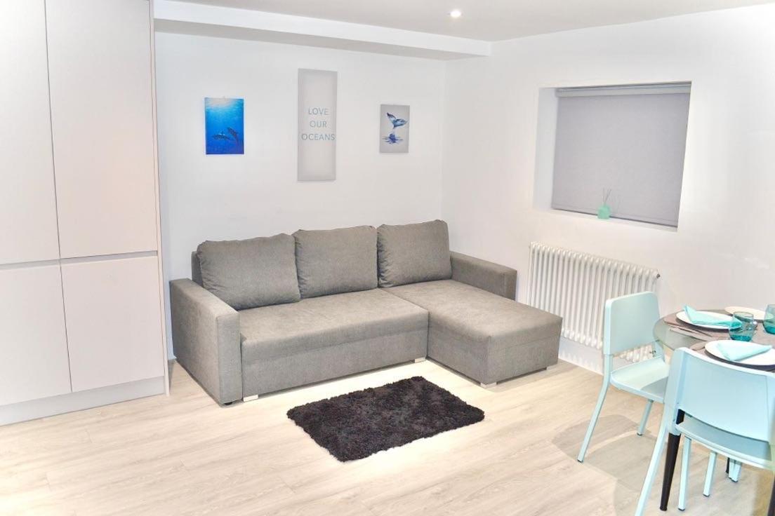 Fidelity Stays Beach Themed Apartment 브라이턴 외부 사진